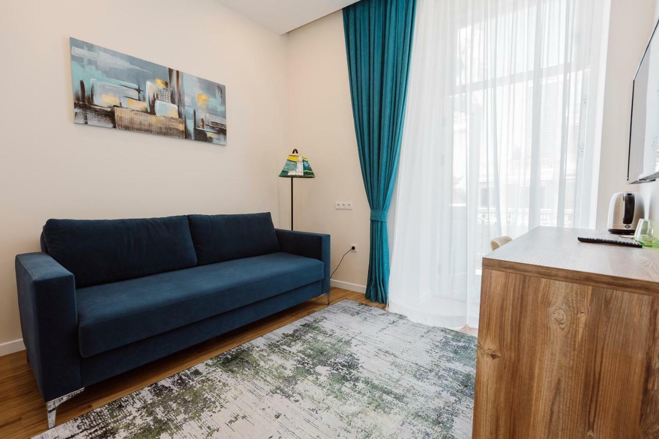 Boulevard Hotel