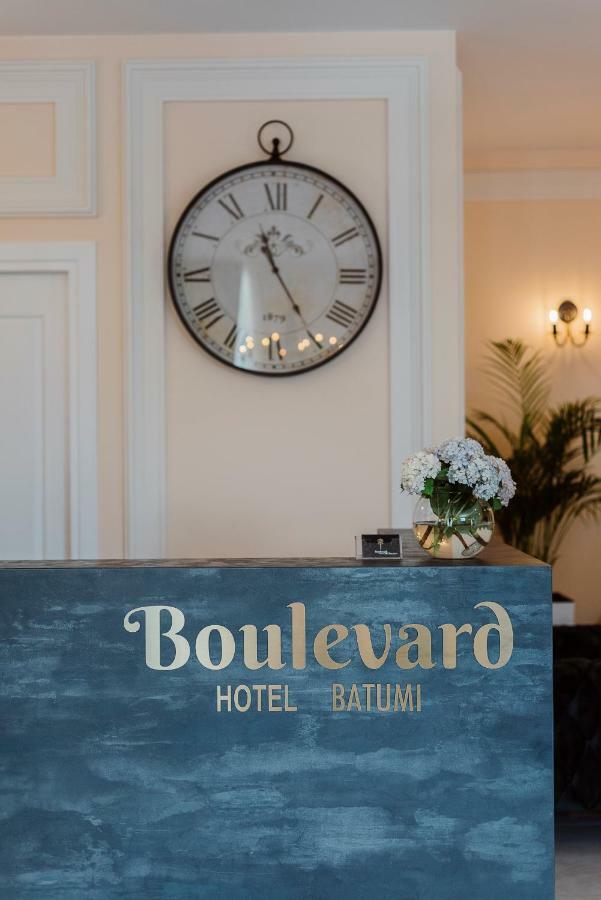 Boulevard Hotel